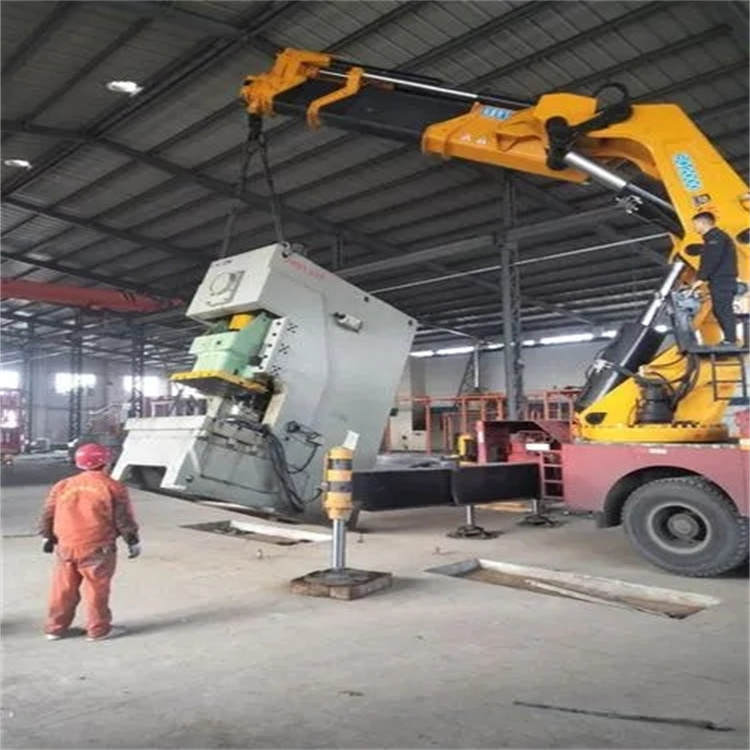 滨城80吨折臂吊车出租附近电话