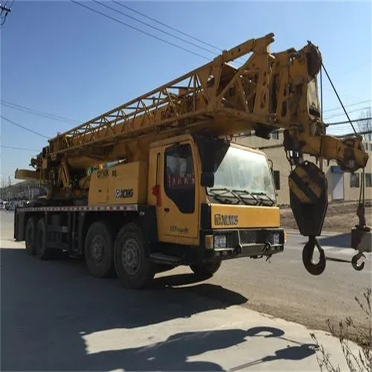 滨城吊车吊挖机吊哪里比较安全